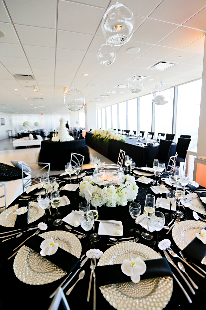 Black Linens, White Flowers Black and White Wedding 