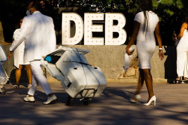 Guests heading to an undisclosed location for the 2021 Indianapolis Diner en Blanc