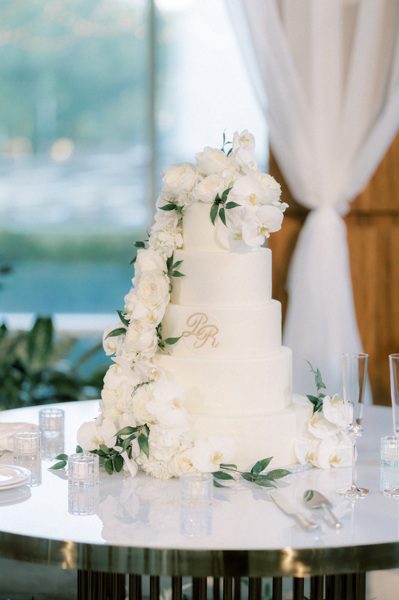 white tiered wedding cake