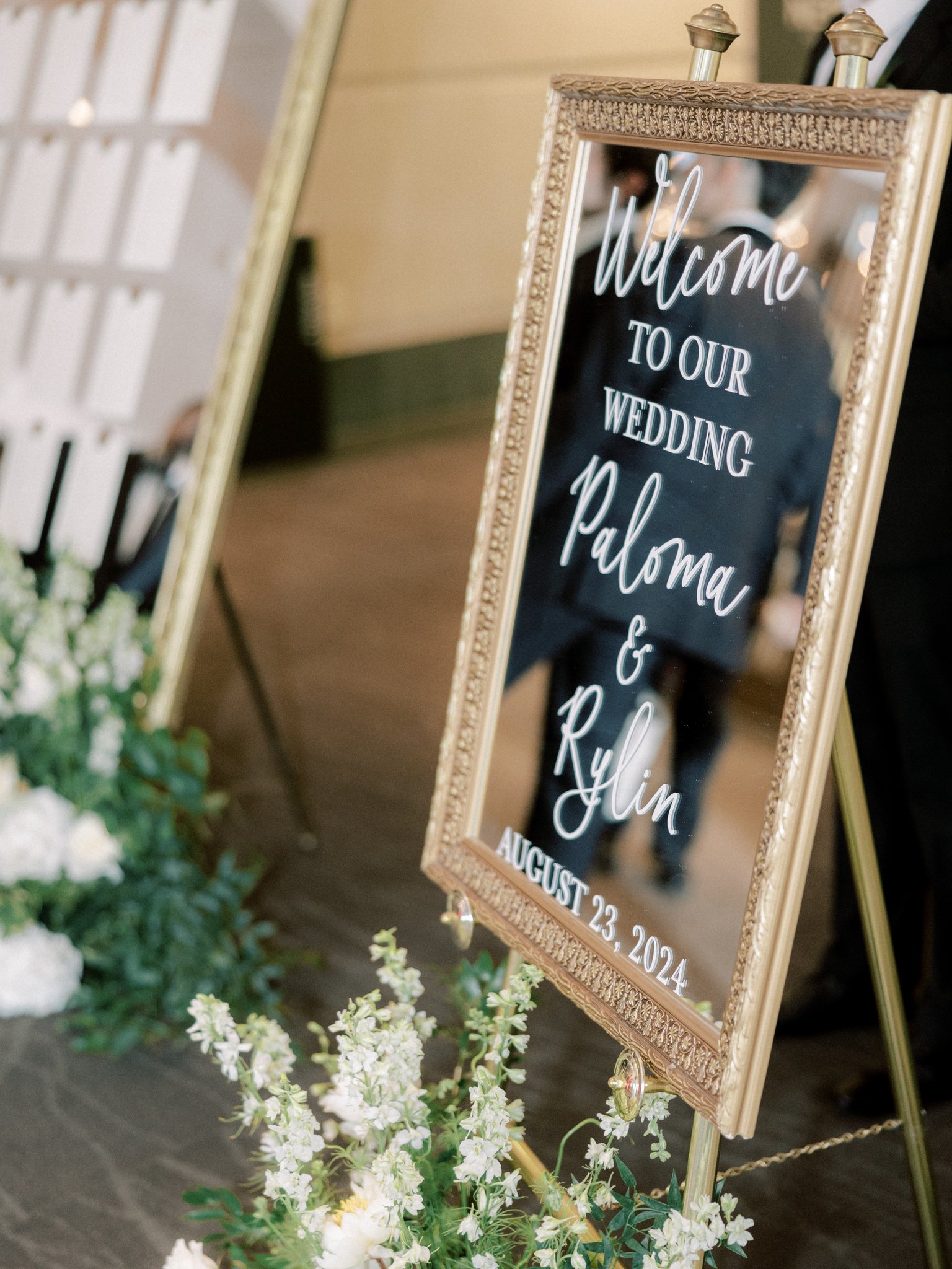 welcome sign