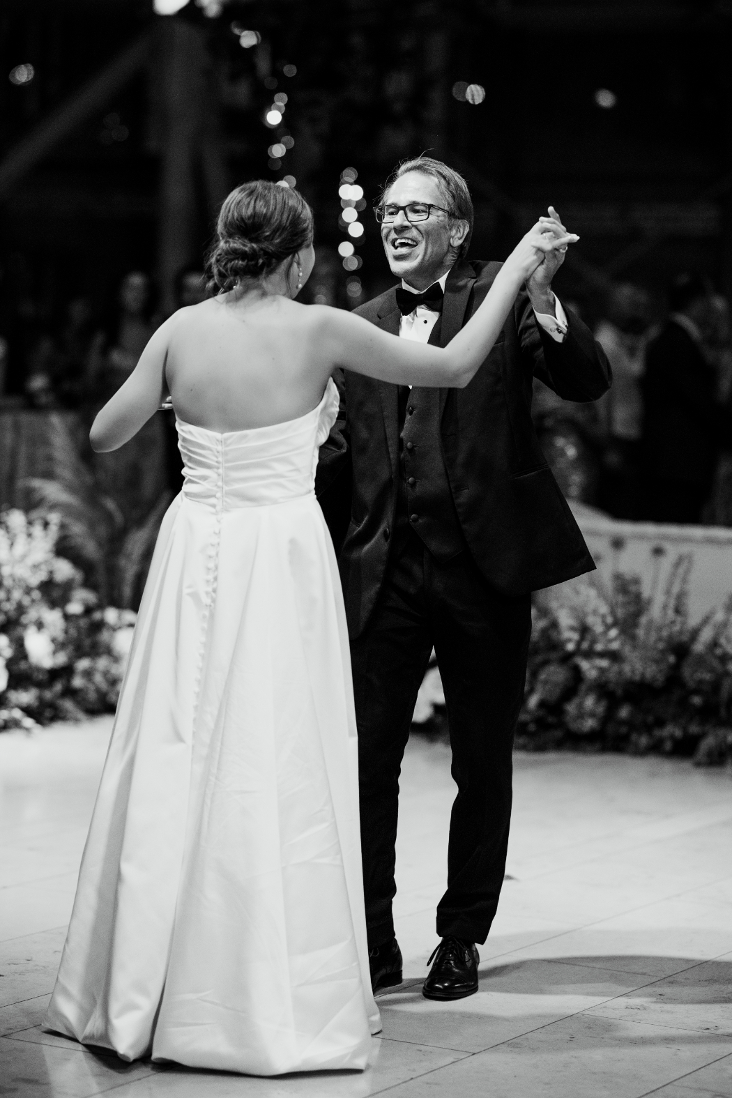 father daughter dance at wedding reception at arts garden